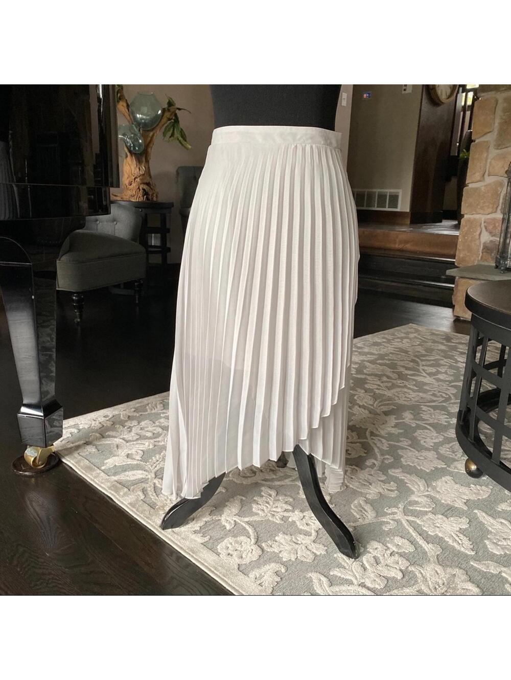 Leith Gray Pleated Asymmetrical Midi Skirt Size S NWT - Picture 3 of 6